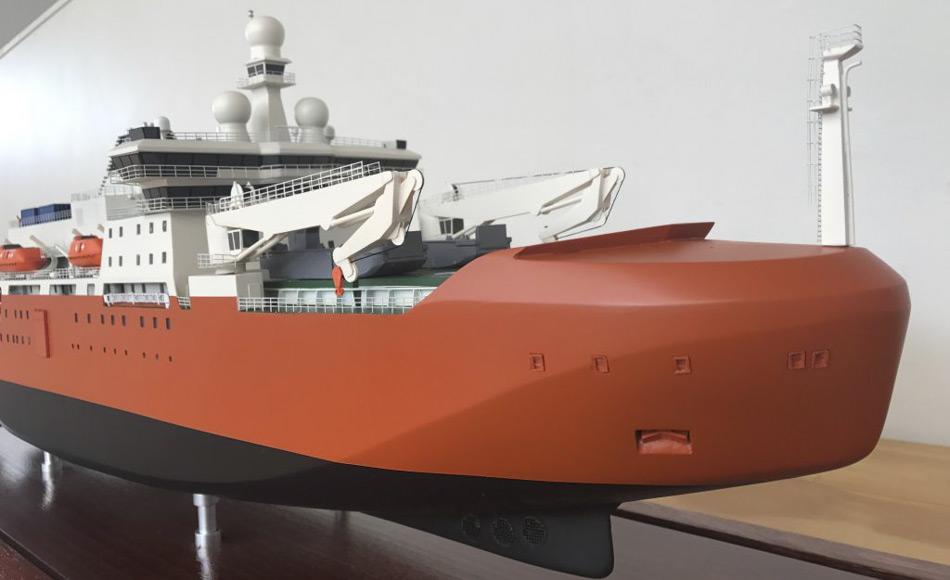 Australiens neuer Antarktis-Eisbrecher ist zum ersten Mal auf dem australischen Hölzernen Bootsfest in Hobart zu sehen. Das Schiff wird mit einer Reihe von modernsten wissenschaftlichen Geräten ausgestattet, darunter ein Moon-Pool, mehrstrahlige bathymetrische und wissenschaftliche Echolote, Hydrophone und Unterwasser-Kameras. (Foto: Eliza Grey)