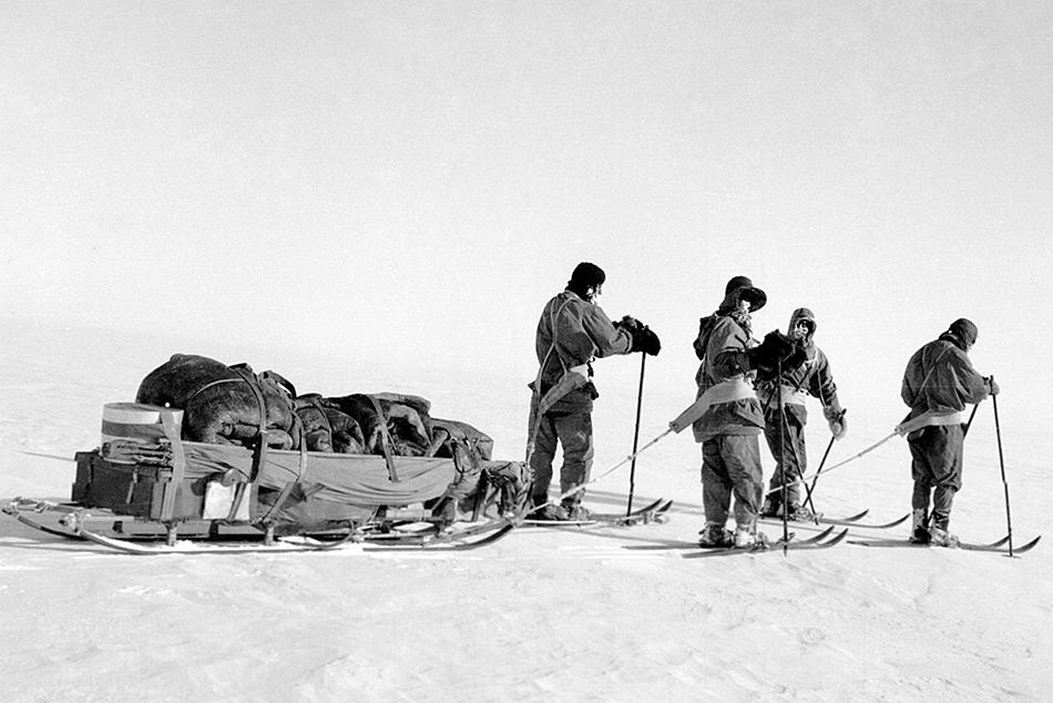 Scott und sein Team hatten vor, von Cape Evans aus Ã¼ber den Beardmore Gletscher aus antarktische Hochplateau und von dort direkt mit Schlitten zum SÃ¼dpol zu wandern.