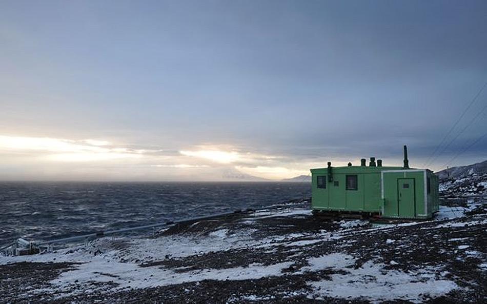 Die Hütte von Sir Edmund Hillary ist eher modern verglichen zu den Hütten anderer Entdecker wie beispielsweise Scott oder Shackleton. Bild: Antarctic Heritage Trust