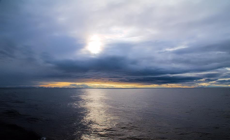 Mehrere Tiefseebecken und Schelfgebiete machen den Untergrund des Arktischen Ozeans aus. Die Schelfgebiete waren oft Landbrücken, die aus dem Ozean einen Süsswassersee gemacht hatten. Bild: Michael Wenger